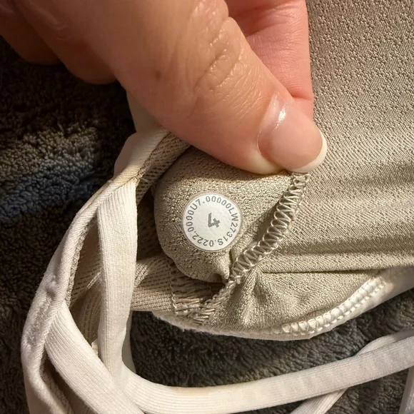 Lululemon free to be bra size 4 - Picture 4 of 4